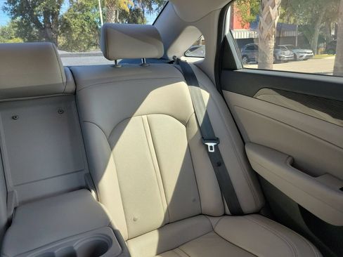 Used 2018 Hyundai Sonata Limited FWD image 15