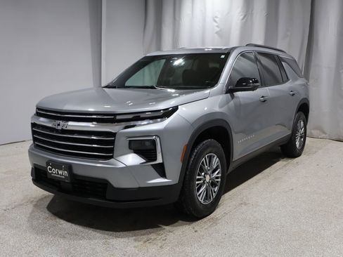Used 2024 Chevrolet Traverse LT image 6
