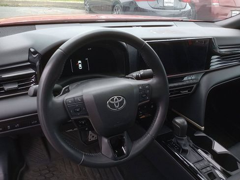 Used 2025 Toyota Camry XSE image 9