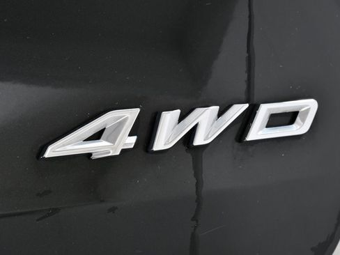 Used 2022 Ford Explorer XLT w/ Equipment Group 202A image 22