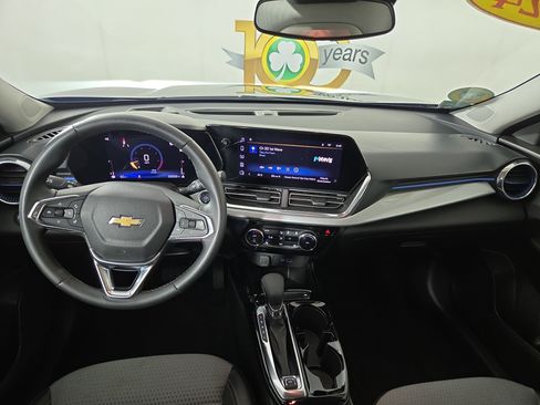 Used 2024 Chevrolet Trax LT w/ Driver Confidence Package FWD image 13