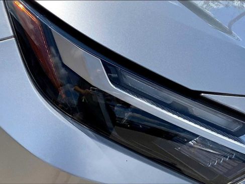 Used 2022 Toyota RAV4 XLE Premium FWD image 28