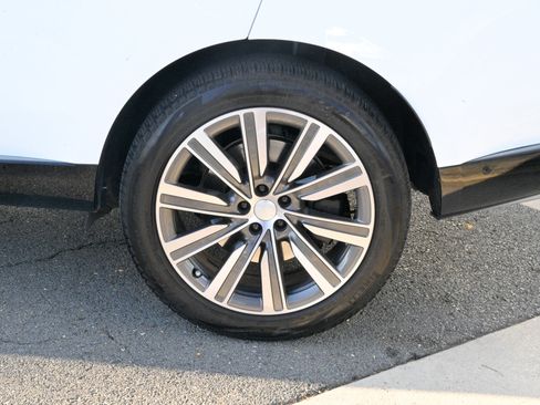 Used 2025 Land Rover Range Rover Long Wheelbase Autobiography image 10