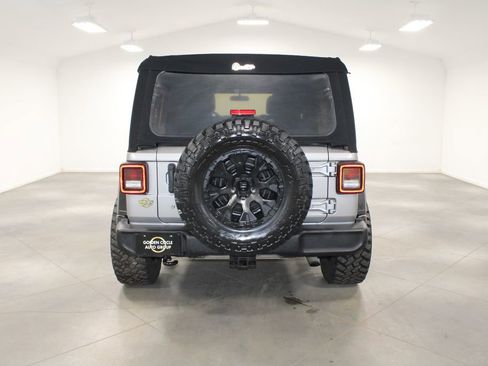 Used 2018 Jeep Wrangler Unlimited Sport S image 8