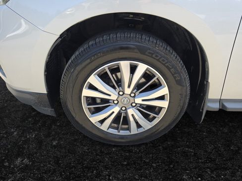 Used 2018 Nissan Pathfinder S FWD image 29