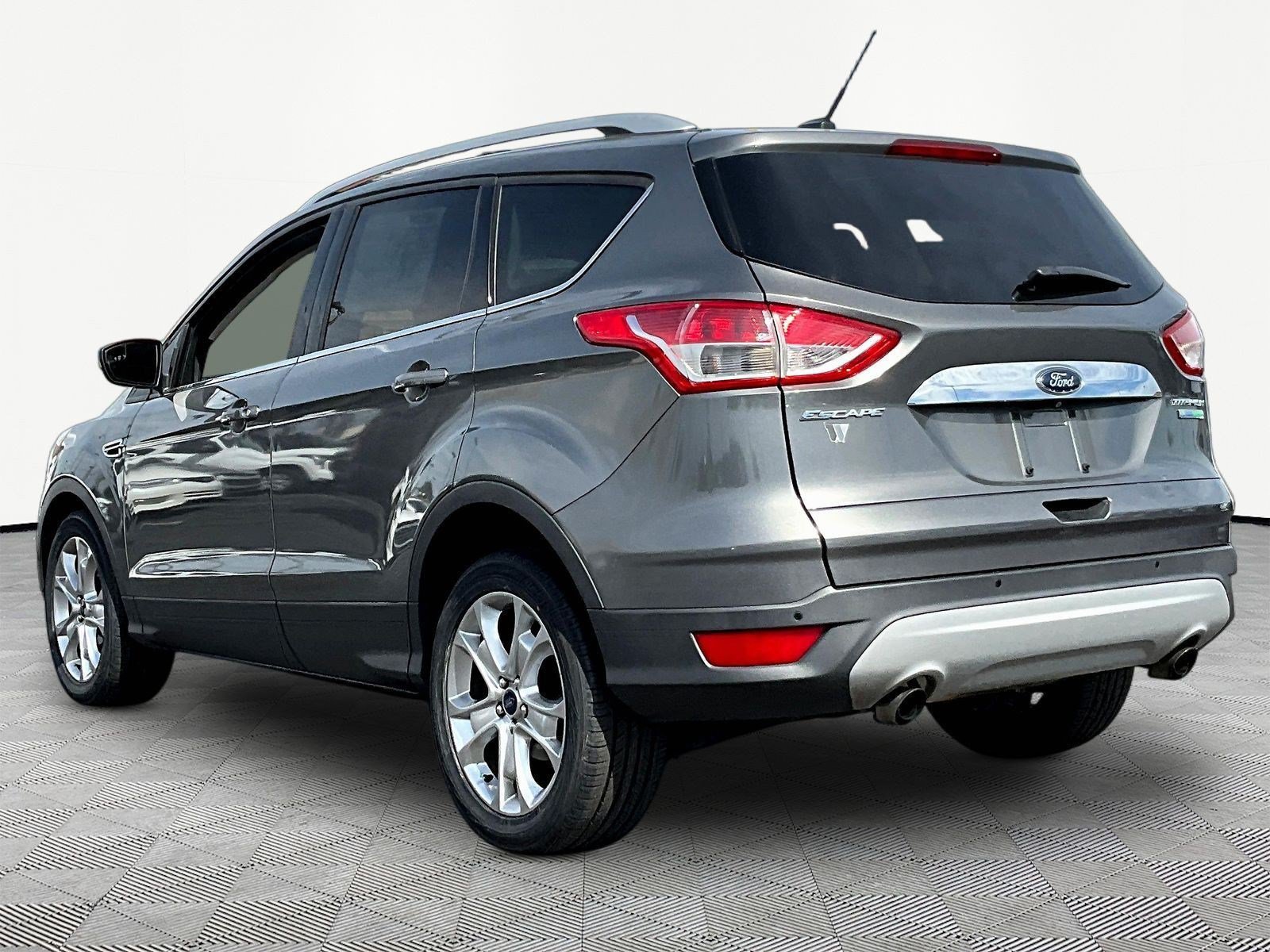 Used 2014 Ford Escape Titanium FWD image 4