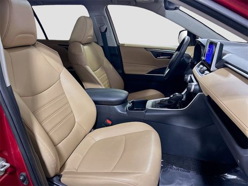 Used 2024 Toyota RAV4 XLE Premium image 25