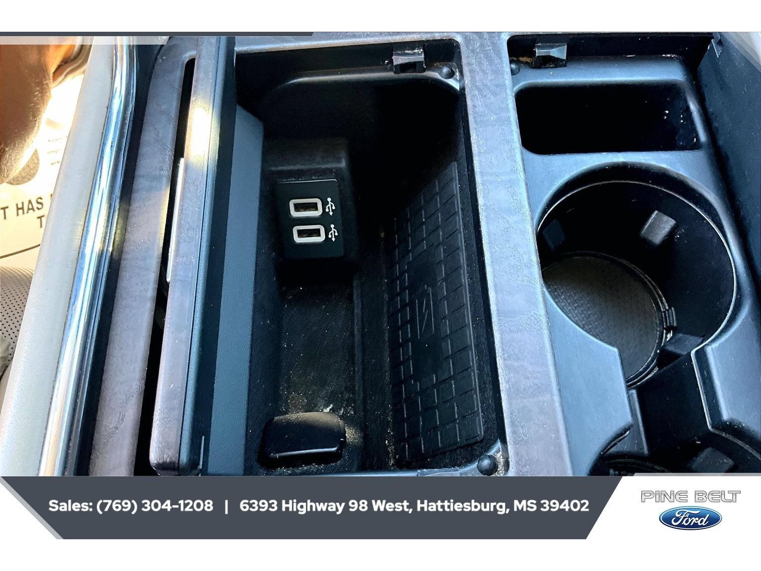 Used 2018 Lincoln Navigator Select w/ Technology Package RWD image 24