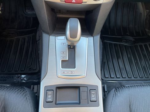 Used 2011 Subaru Outback 2.5i Premium w/ All-Weather Pkg image 18