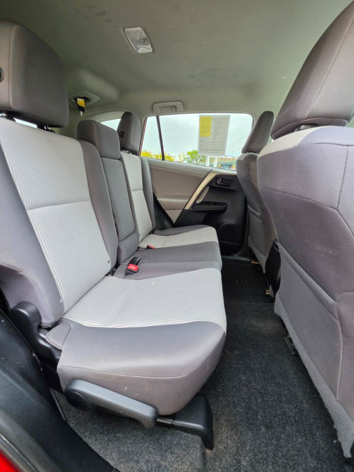 Used 2013 Toyota RAV4 LE AWD/4WD image 10