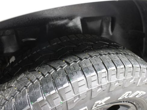 Used 2023 RAM 1500 Big Horn AWD/4WD image 36