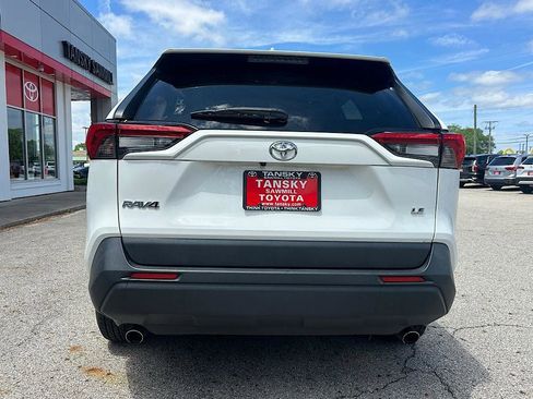 Certified 2019 Toyota RAV4 LE FWD image 4