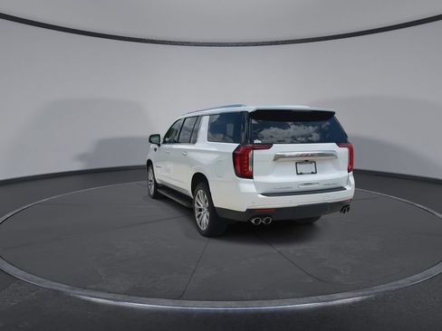 Used 2023 GMC Yukon XL Denali AWD/4WD image 7
