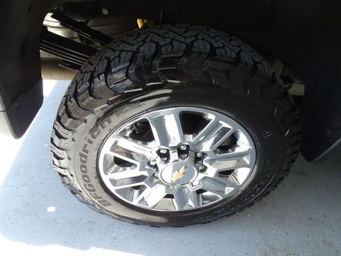 Used 2024 Chevrolet Silverado 3500 High Country w/ High Country Premium Package AWD/4WD image 31