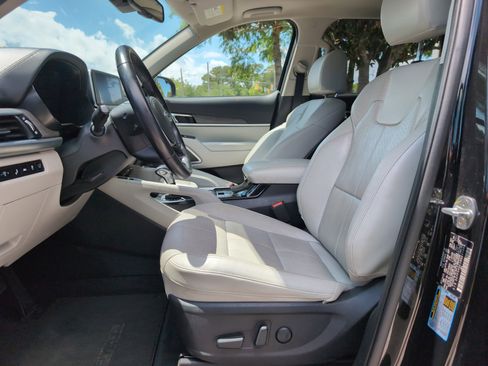 Used 2022 Kia Telluride EX w/ EX Premium Package FWD image 16