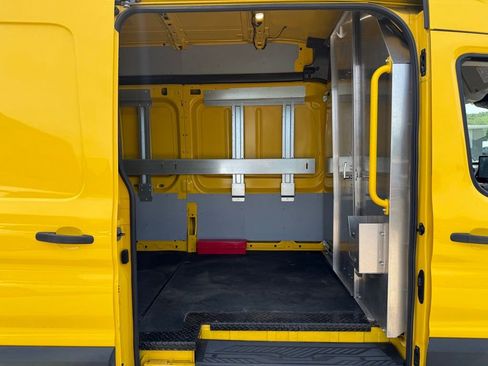 Used 2022 Ford Transit 250 148 High Roof Extended w/ Parcel Delivery Package RWD image 16