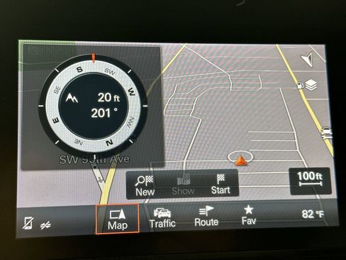 Used 2018 Porsche Macan image 18