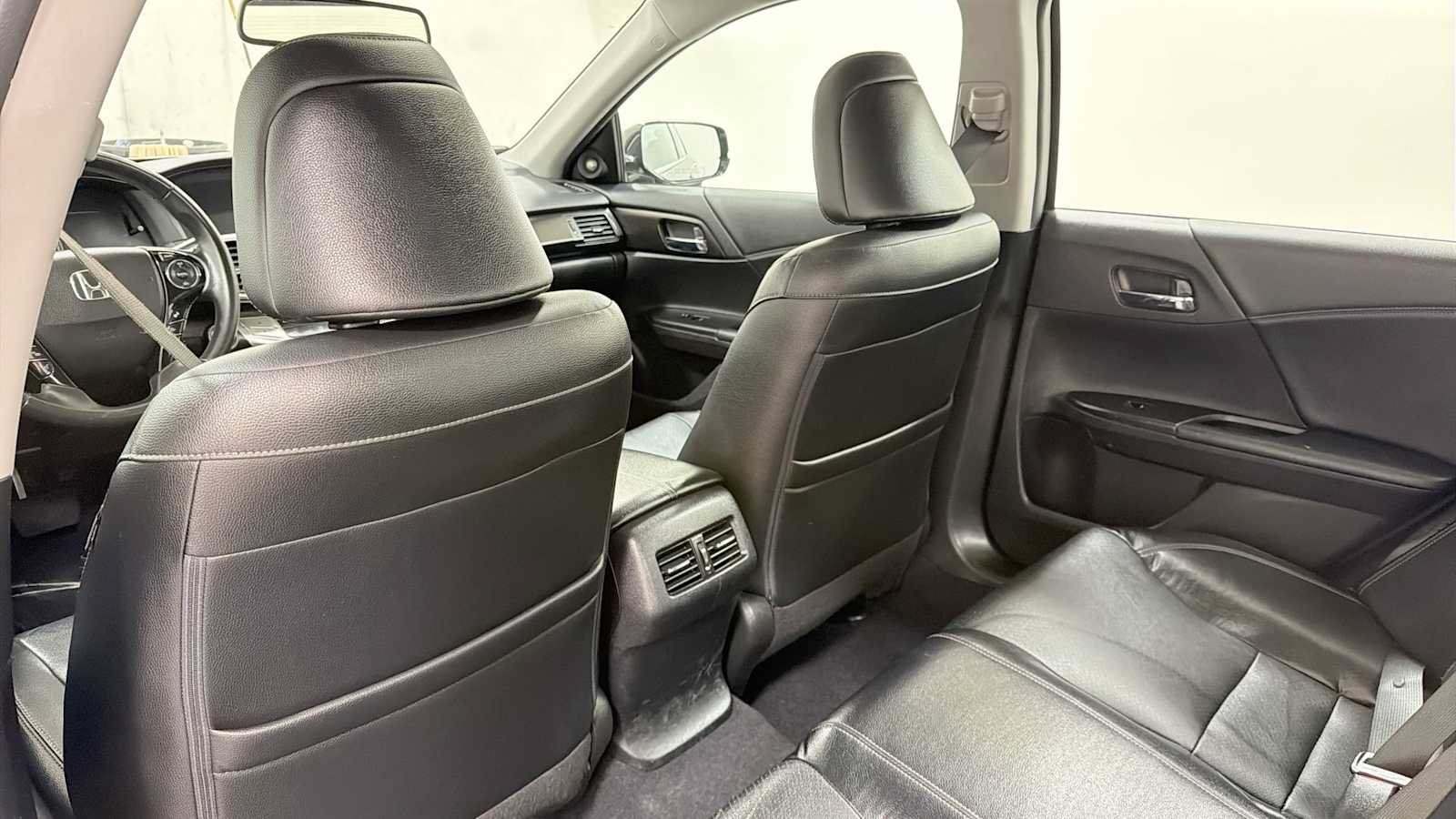 Used 2015 Honda Accord EX-L image 25