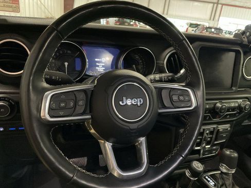 Used 2021 Jeep Wrangler Unlimited Sahara w/ Cold Weather Group AWD/4WD image 16