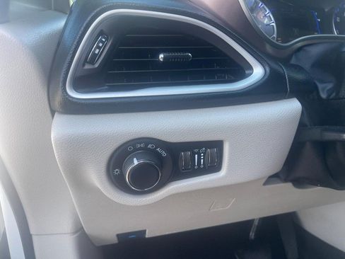 Used 2023 Chrysler Voyager LX FWD image 20