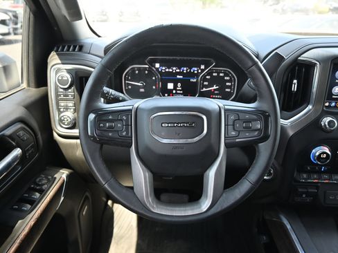 Used 2022 GMC Sierra 2500 Denali w/ Denali Ultimate Package AWD/4WD image 10