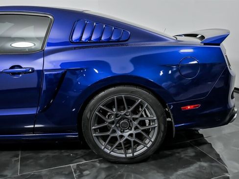 Used 2013 Ford Mustang GT Premium w/ GT Coupe Accessory Pkg 5 RWD image 7