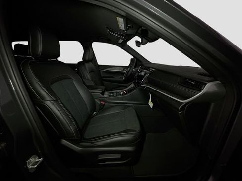 New 2026 Jeep Grand Cherokee Laredo image 31