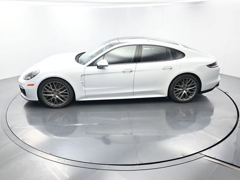 Certified 2023 Porsche Panamera Platinum Edition image 34