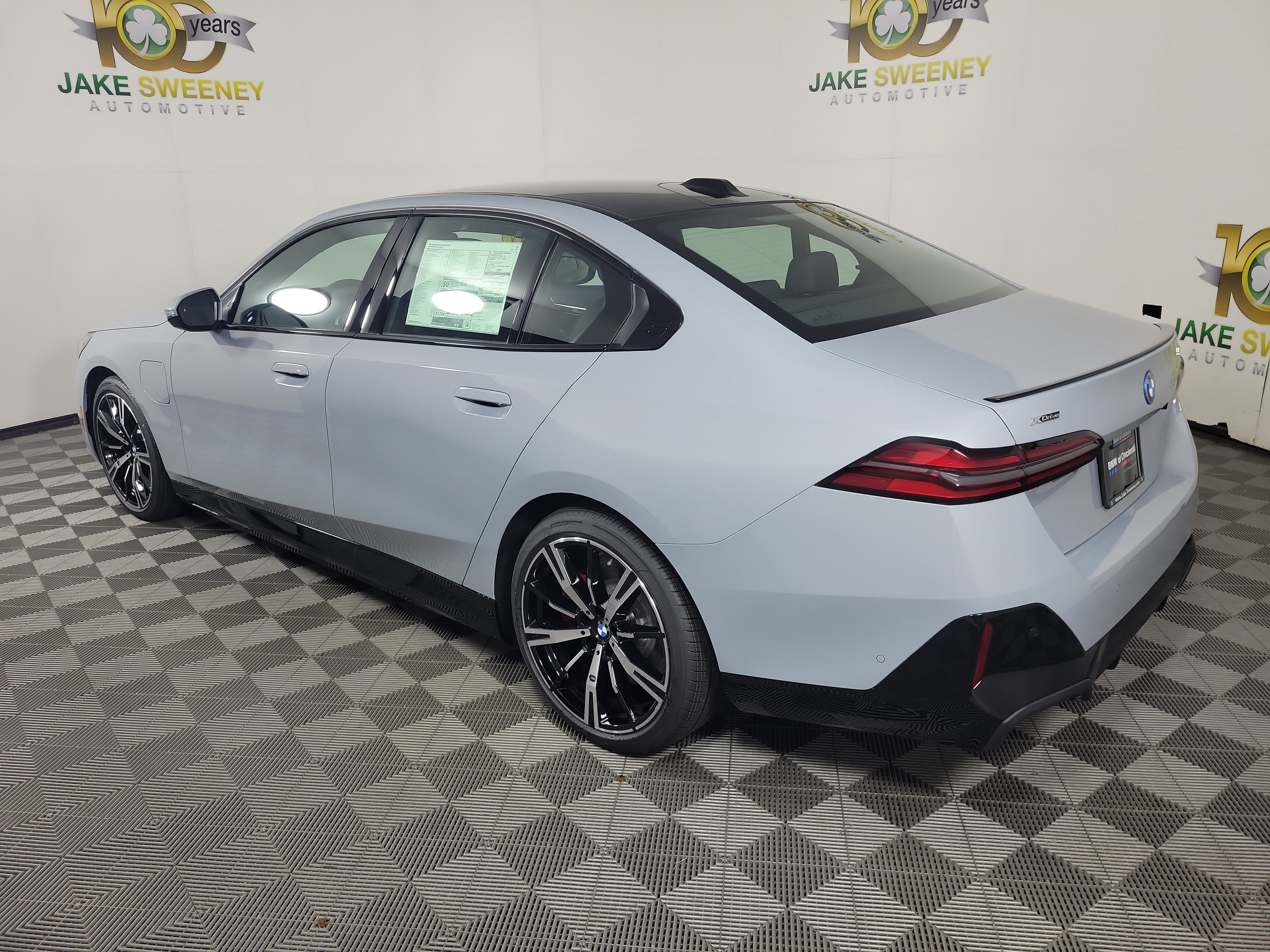 New 2027 BMW 550e xDrive AWD/4WD image 5