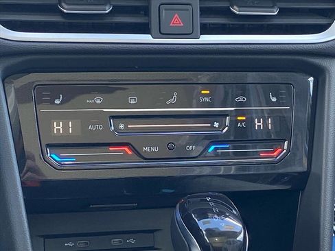 New 2026 Volkswagen Taos SE AWD/4WD image 7