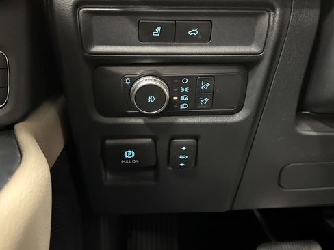 Used 2022 Ford Expedition Max Limited image 28