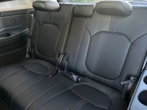 Used 2025 Honda Pilot EX-L image 19