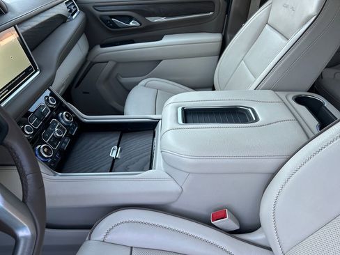 Certified 2024 GMC Yukon XL Denali RWD image 36