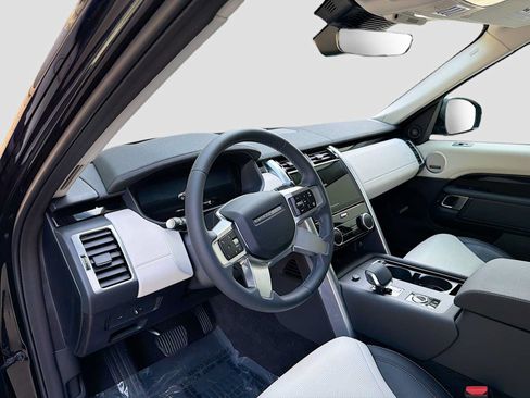 Certified 2025 Land Rover Discovery S AWD/4WD image 12