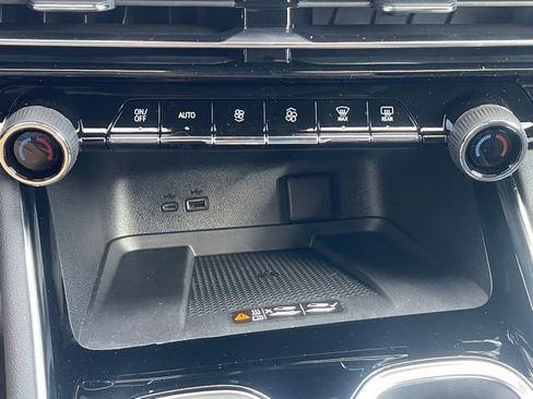 New 2026 Chevrolet Traverse LT w/ Midnight/Sport Edition image 13