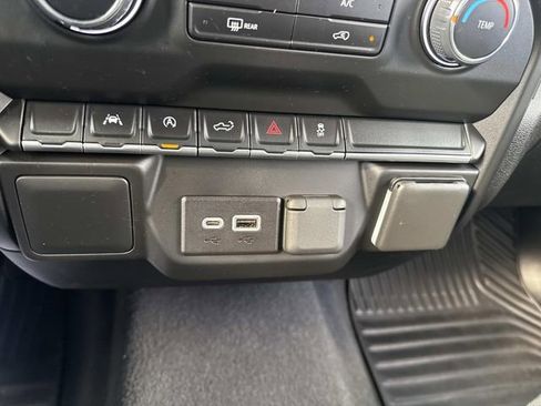 Used 2022 Chevrolet Silverado 1500 Custom image 35
