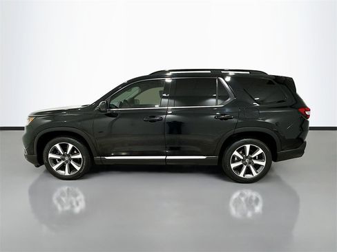Used 2023 Honda Pilot Touring image 4