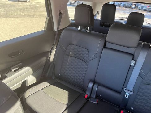 Used 2025 Nissan Pathfinder SV image 39