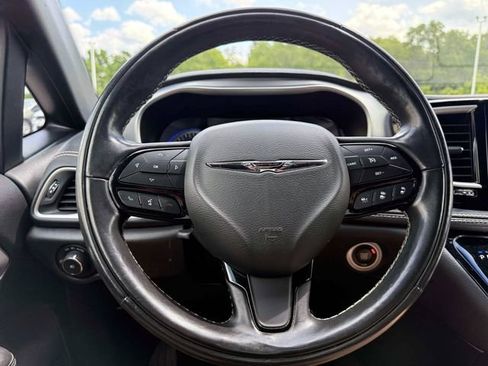 Used 2022 Chrysler Pacifica Touring-L w/ S Appearance Package AWD/4WD image 21