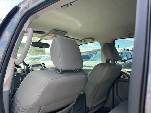 Used 2021 Nissan Frontier SV w/ Midnight Edition Floor Mats AWD/4WD image 8