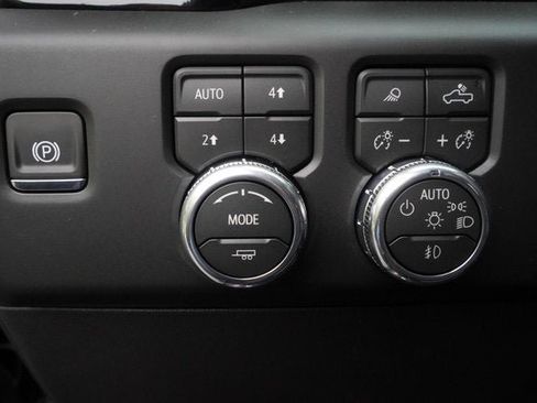 New 2026 GMC Sierra 1500 AT4 w/ AT4 Premium Package AWD/4WD image 17