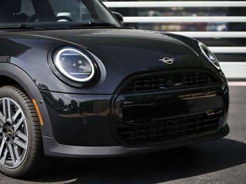 New 2026 MINI Cooper 4-Door Hardtop FWD image 2