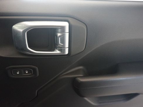 Used 2020 Jeep Wrangler Unlimited Sport S image 21