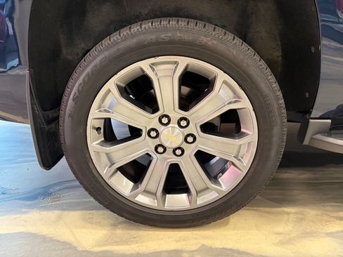 Used 2020 Chevrolet Tahoe LT w/ Luxury Package AWD/4WD image 29