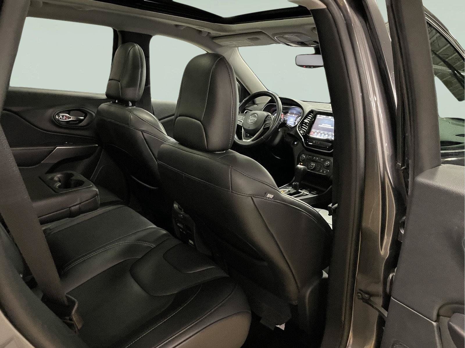 Used 2019 Jeep Cherokee Limited AWD/4WD image 35