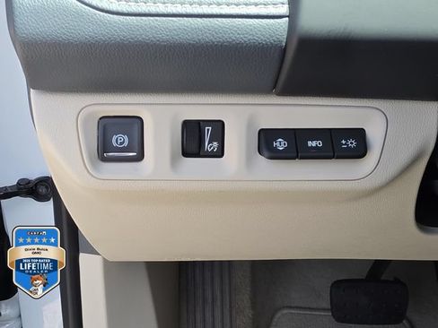 Certified 2023 GMC Acadia Denali w/ Denali Technology Package FWD image 23