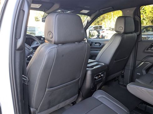 Used 2025 GMC Yukon Denali image 23