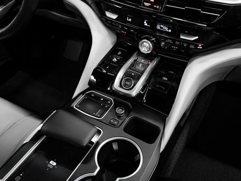 Certified 2023 Acura MDX FWD w/ Technology Package image 28