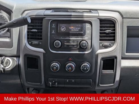 Used 2017 RAM 3500 Tradesman w/ Chrome Appearance Group AWD/4WD image 17
