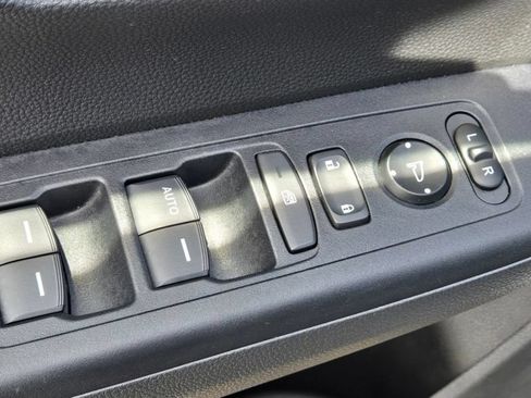 Used 2025 Honda CR-V LX image 16